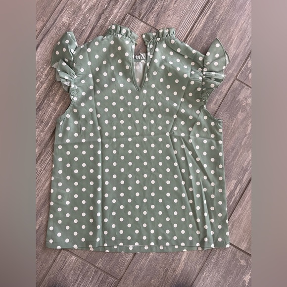 Perfect for back to school 4 piece shirt set!  3 of the 4 have never been worn! - Picture 9 of 12